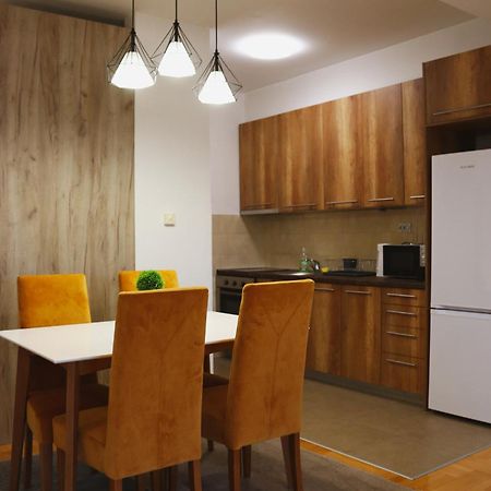 S Apartment Skopje Buitenkant foto