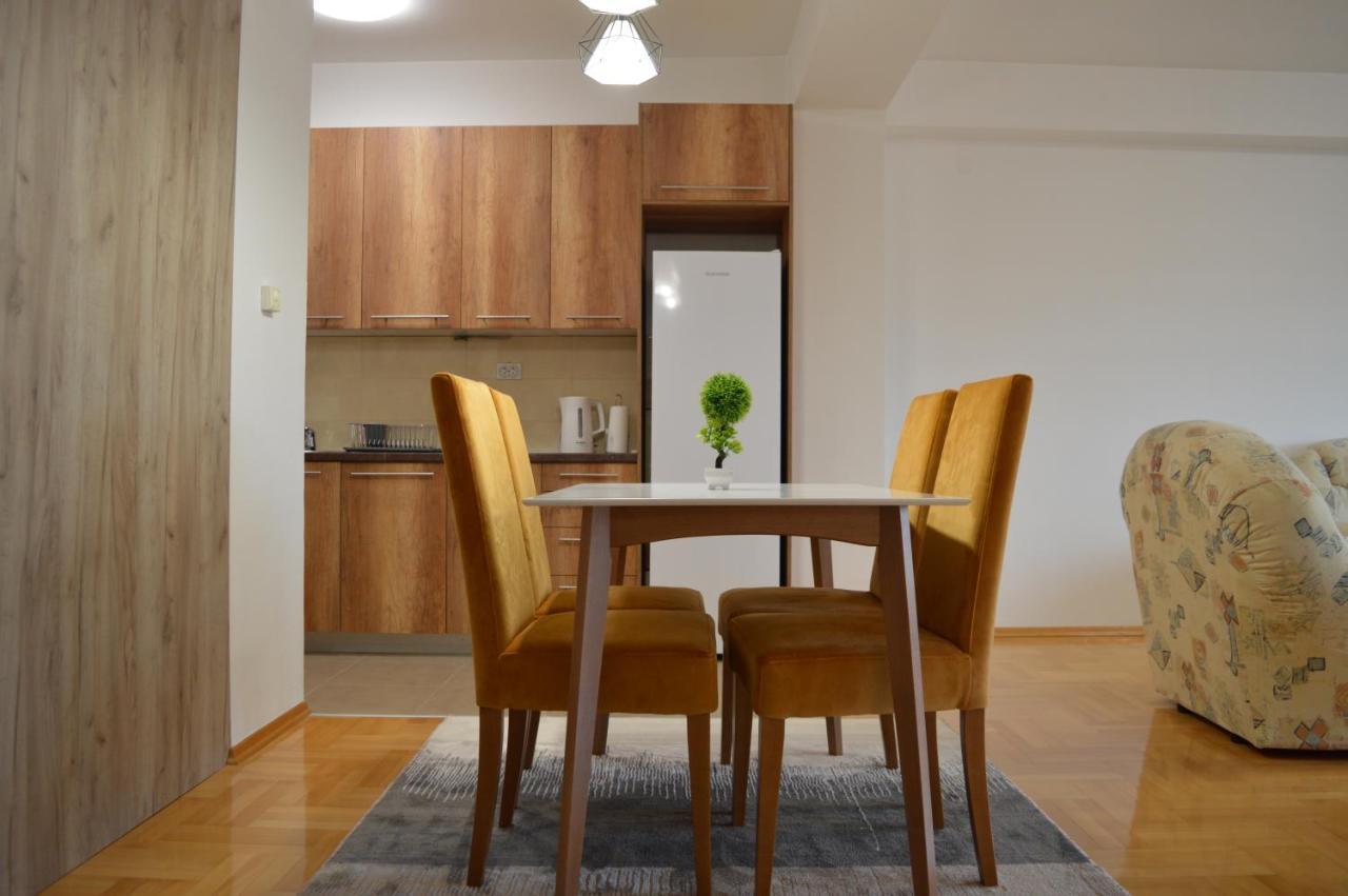S Apartment Skopje Buitenkant foto